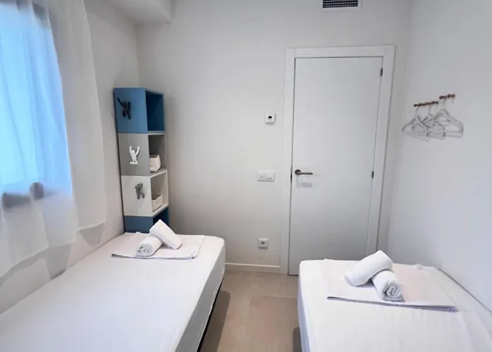 约卡马尔露营酒店 *